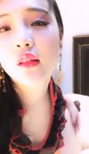 脸丰满美女主播喜欢玩诱惑情趣挑逗网友骚的不行不一样的秀.